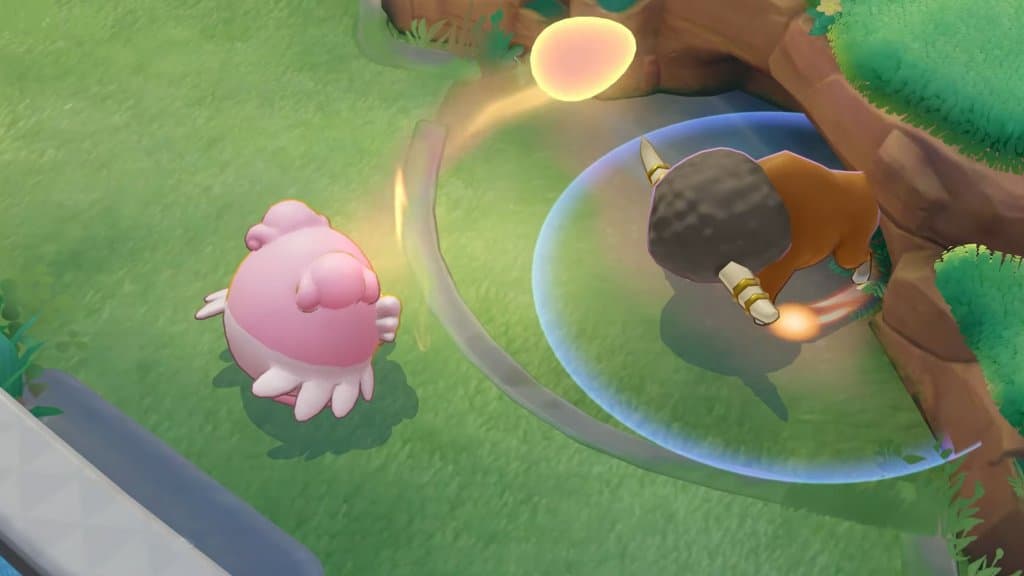 Egg Bomb inflige des dégâts décents et fait brièvement tourner l'adversaire dans les airs.