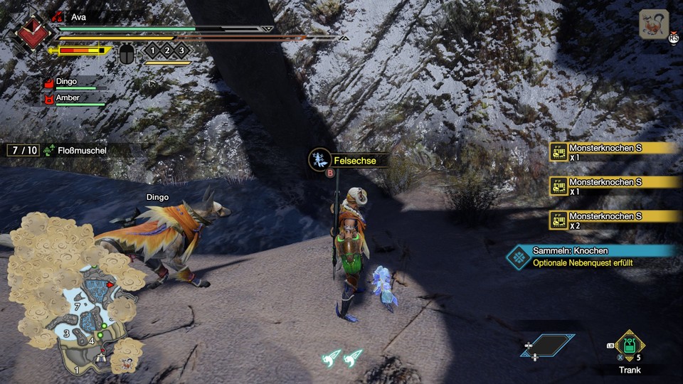 Exploration pays off: In the areas you will find native creatures that grant you buffs or drop useful items. This lizard grants an armour orb to upgrade your clothing.
