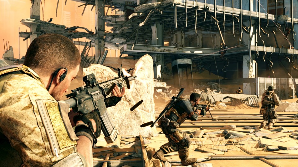 Spec Ops: The Lineでは、サードパーソン・シューティングの控えめな外見の裏側に、驚くべき物語の溝があります。