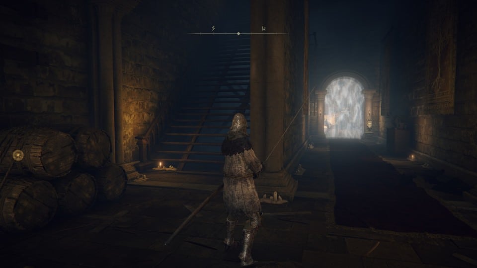 在圆桌堡垒的地下室，你必须用石剑钥匙打开障碍。