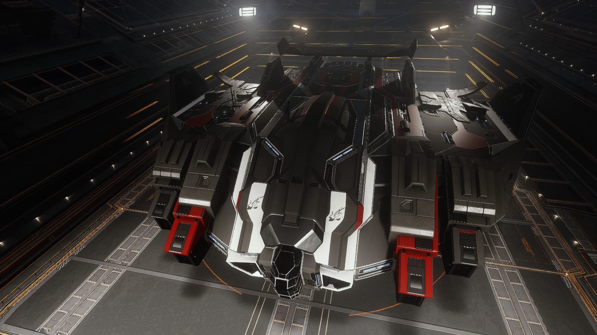 Obránce Type 10 z Elite: Dangerous je sexy a ergonomicky tvarovaný jako cihla, ale líbí se mi.