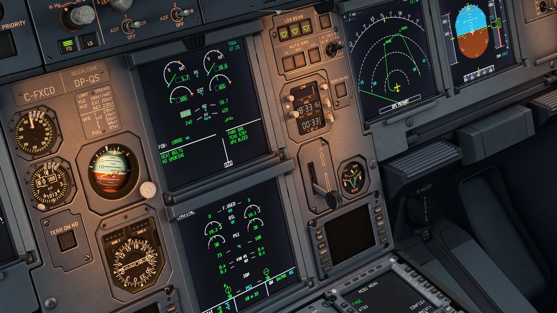 (La cabina di pilotaggio appare graficamente molto realistica e quasi tangibile. Le visualizzazioni possono essere rese opzionalmente dal chip grafico interno del processore (Intel), che esonera la scheda grafica vera e propria)