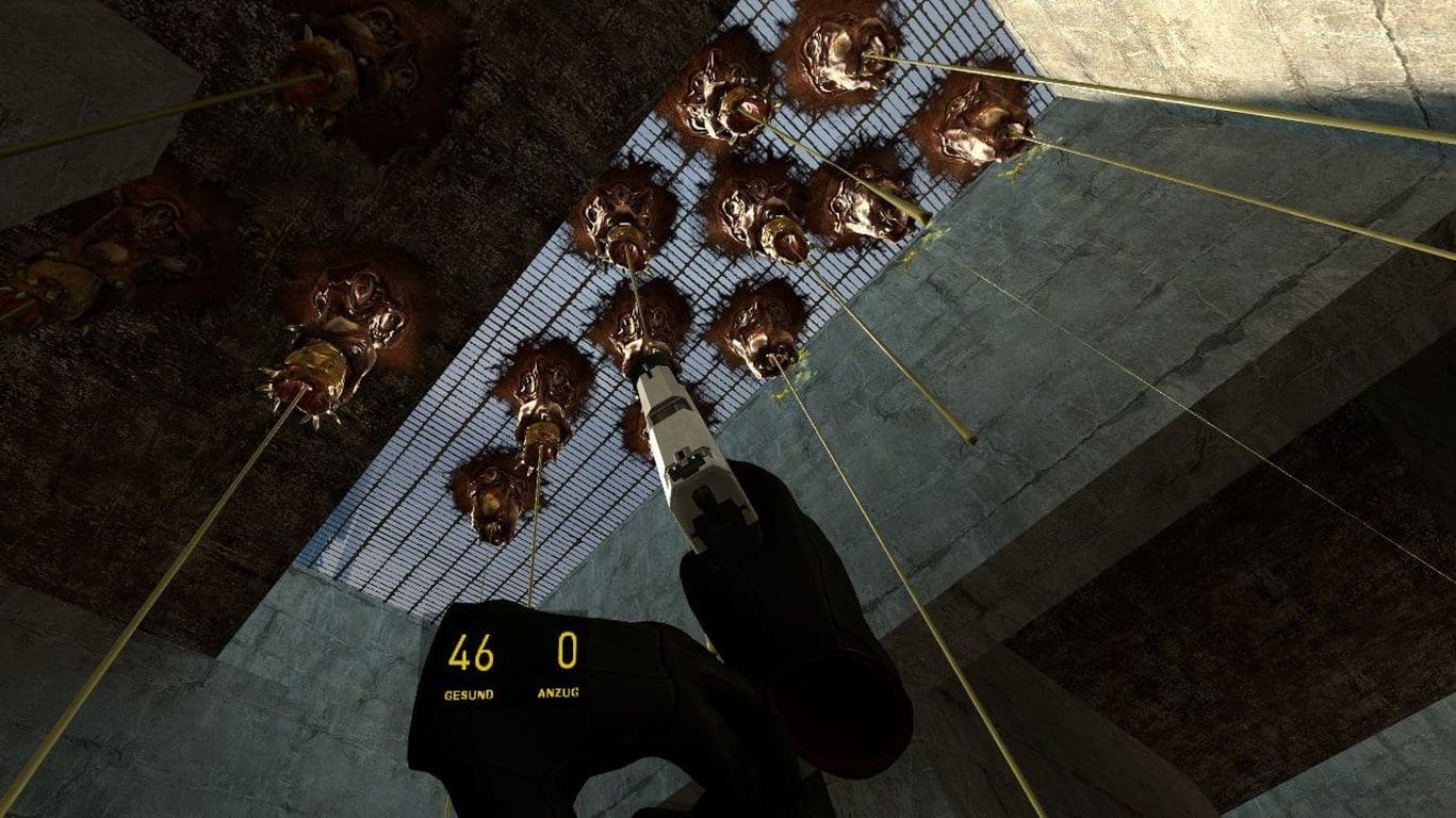 (VR mod se obejde bez HUD, zdraví a energie obleku se zobrazují na ruce, munice naopak přímo na zbrani.)