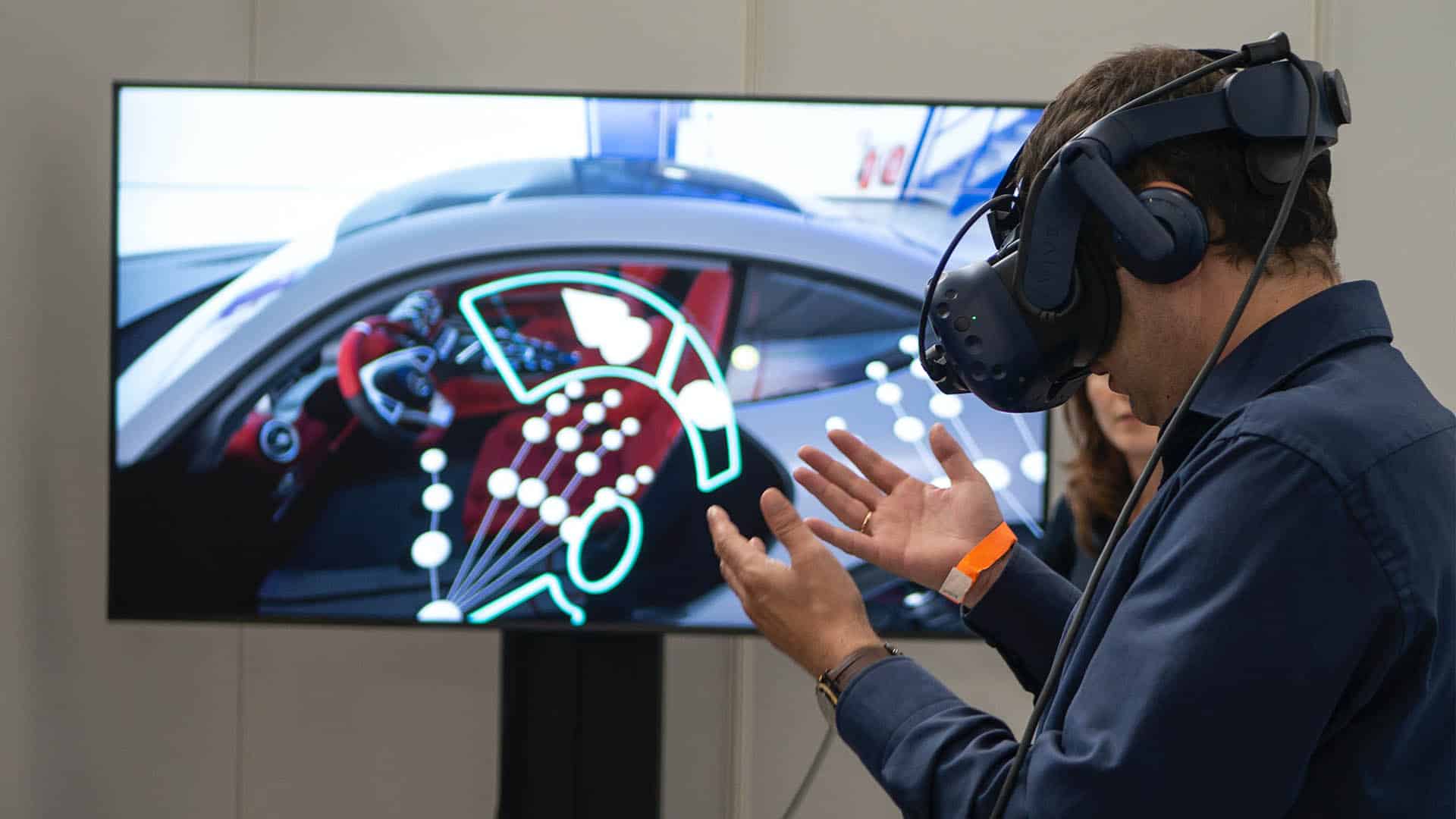 (Os óculos VR proporcionam novas e interessantes vistas. ( Fonte da imagem: XR Expo)