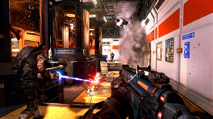 (Advanced Warfare impressionado em 2014 com o seu aspecto futurista e novas opções de movimento)