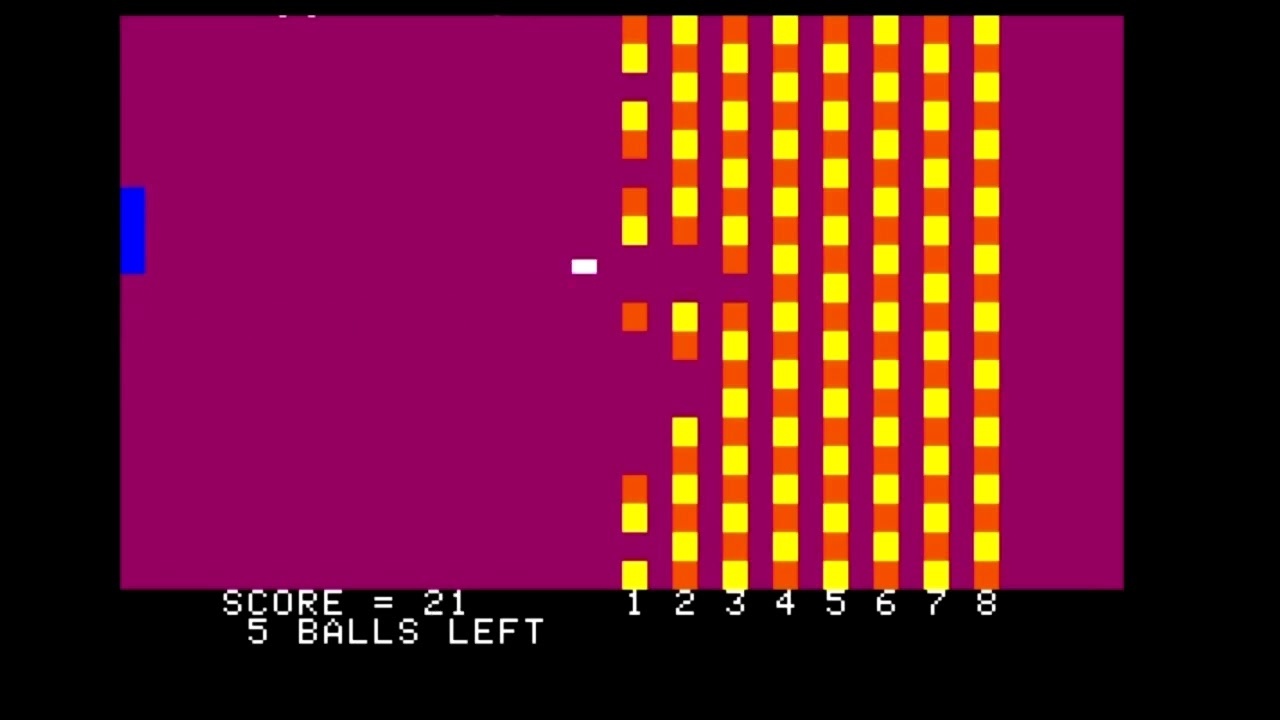 (BASICová verze hry Breakout se také považuje za první PC hru. Steve Wozniak naprogramoval tuto i původní arkádovou verzi.