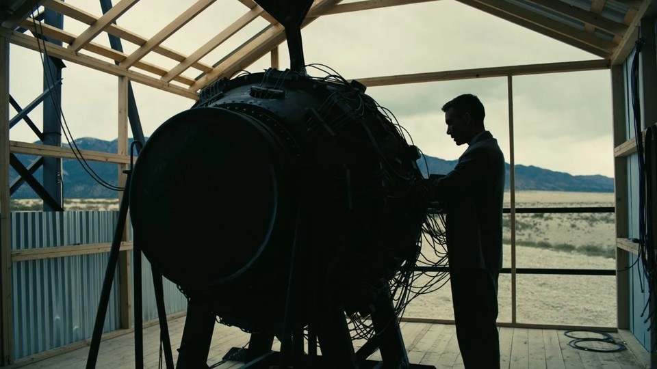 ( Ce n'est pas la bombe, mais son constructeur qui est le point de mire d'Oppenheimer, c'est clair et net. Source de l'image : Universal Pictures)