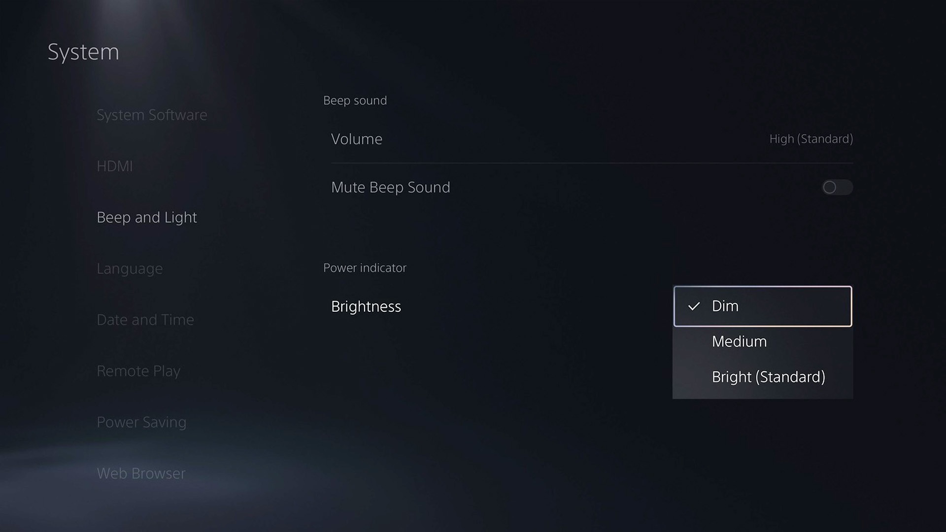 (The brightness of the PS5 power indicator can be adjusted in the latest beta update.)