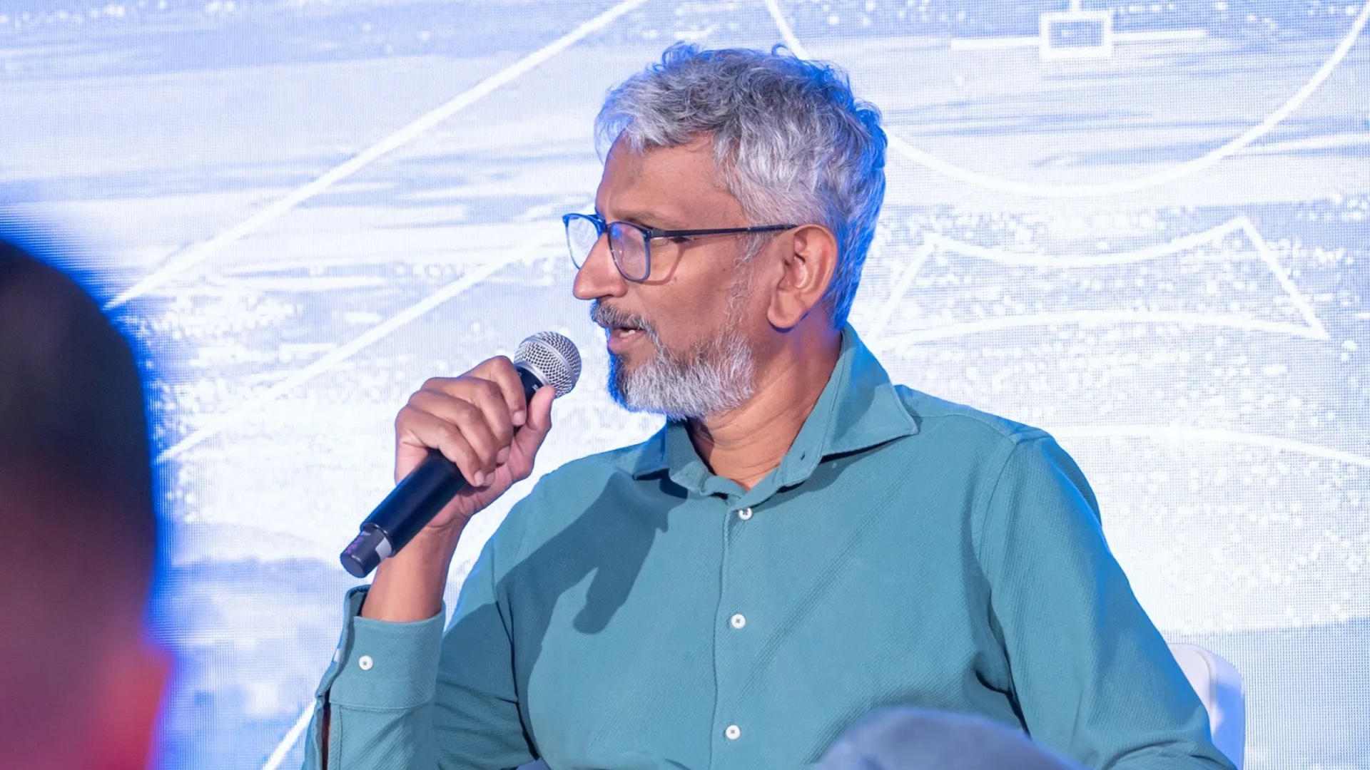 (L'homme à l'origine de la citation au-dessus de l'image est très connu dans le milieu de la technologie : Raja Koduri (image : EEtimes.com))