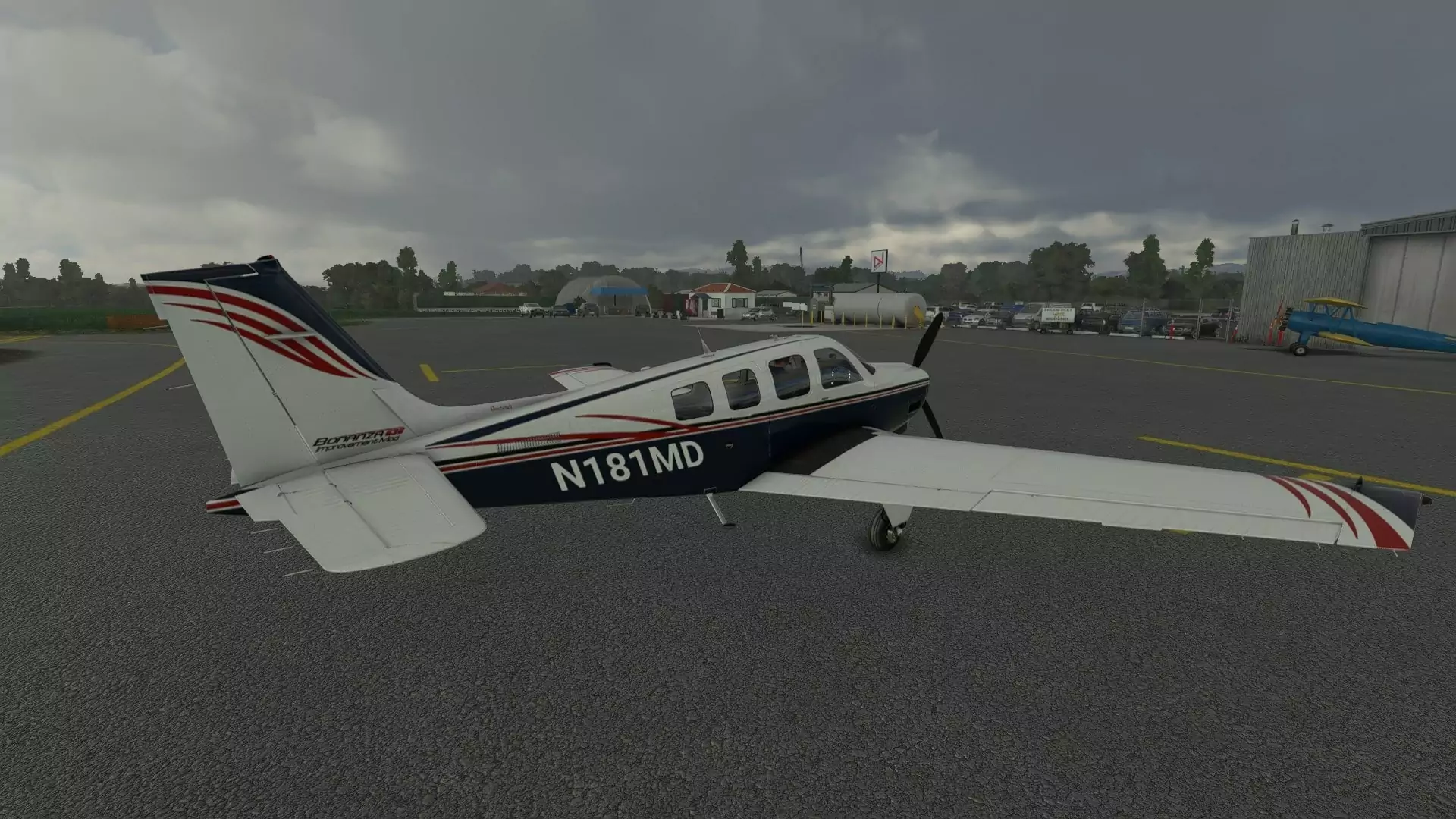 Beechcraft Bonanza G36 с безплатния мод за подобрения също е силно препоръчителен самолет, с вече доста добра дълбочина на системата.